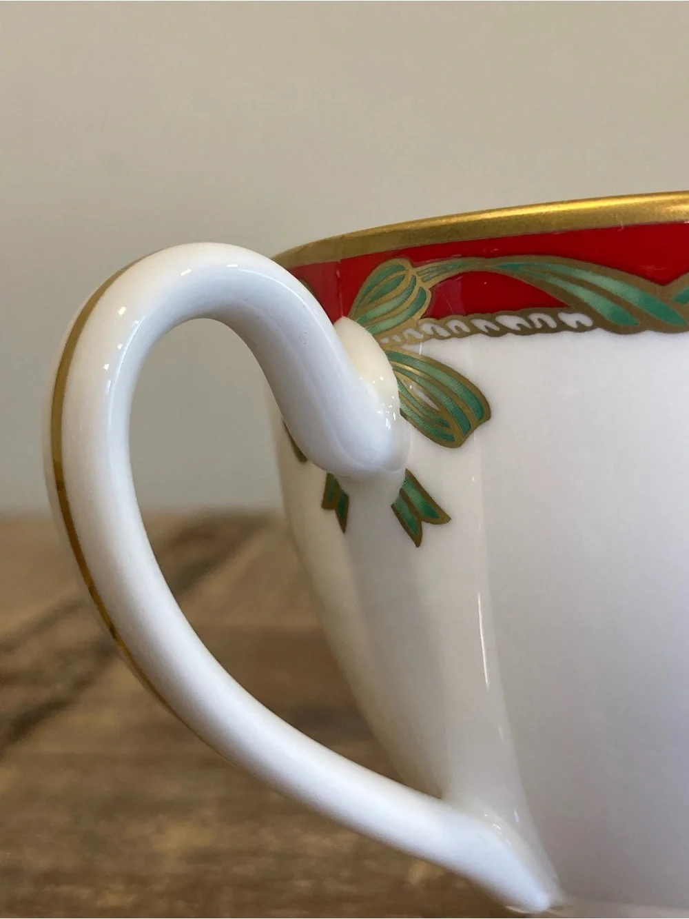 Waterford Holiday Ribbons Teacup Fine China With Red Gold & Green Trim